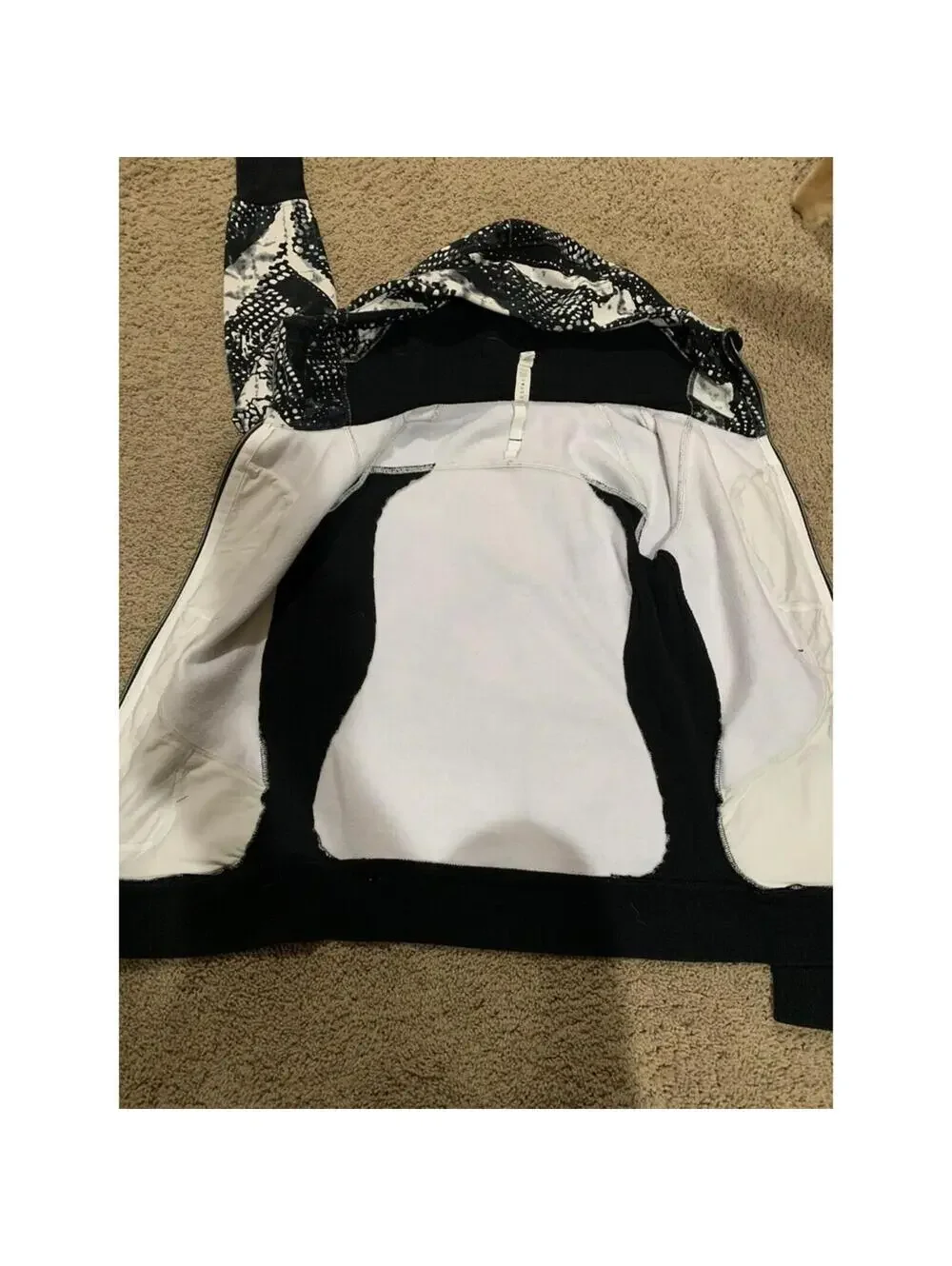 Women's Lululemon scuba jacket hooded black / white size 6 zip